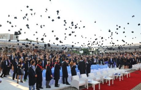 Işık Üniversitesi 698 'iyi İnsan'ı Mezun Etti