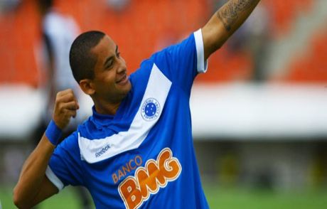 Cruzeiro'lu Futbolcudan Akıl Dolu Bir Gol