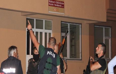 Hakkari'de Kadın Derneğine Ses Bombası