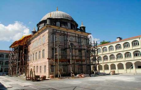 Cezayirli Gazi Hasan Paşa Kışlası Yenileniyor