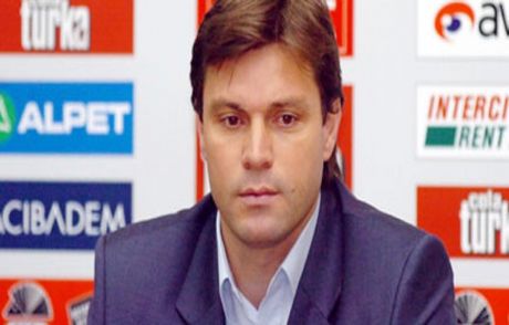 Ertuğrul Sağlam Final Paslarına Yanıyor