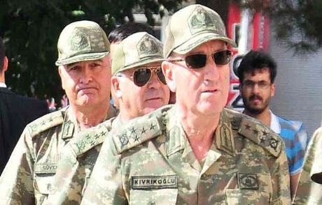 Kara Kuvvetleri Komutanı Hakkari'de