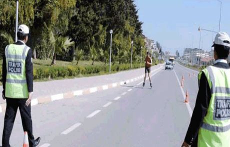 Emniyet Her Yerde Çalıntı 7 Aracı Arıyor!