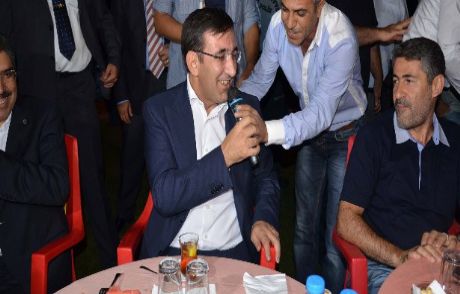 Bakan Yılmaz, Yemen Türküsünü Söyledi
