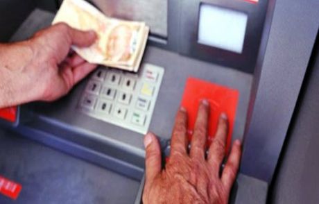 Atm'ye 'düzenek' Yerleştirmişler