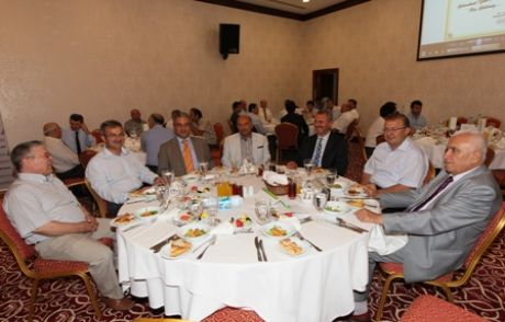 Sanayici İle Protokolü Buluşturan İftar