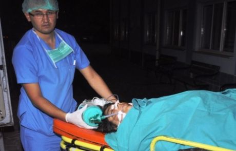 Karısını 10 Yerinden Bıçakladı