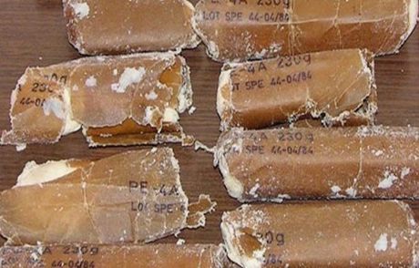 Hakkari'de Patlayıcı Ele Geçirildi