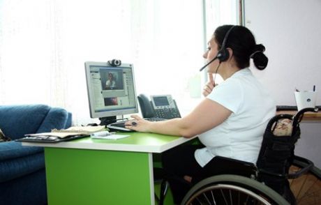 İsömden İşitme Engellilere Canlı Destek