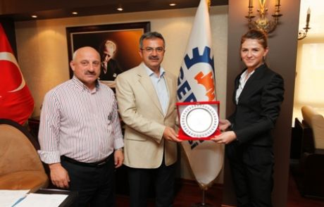 Buz Hokeyciler Teşekküre Geldi