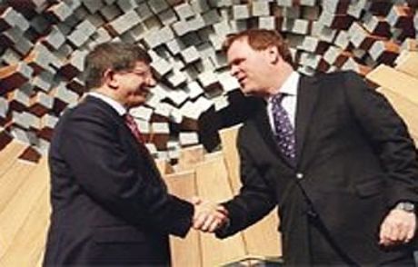 Atilla Altıkatın Anısına Anıt