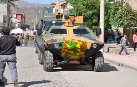 Askeri Araca Sözde Pkk Bayrağı Astılar