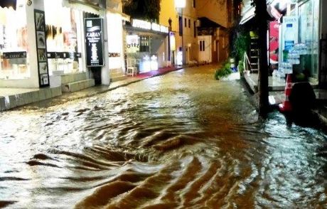 Bodrum'da Sokaklar Göle Döndü