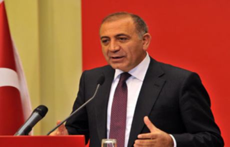 'çok Meraklıysa Siyasete Girsin!'