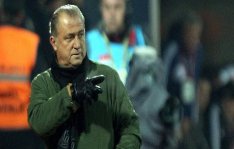 Sneijder Terim'i Çileden Çıkardı!