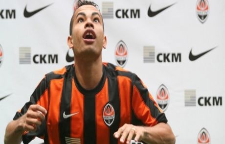 Beşiktaş, Dentinho'yu Resmen Açıkladı