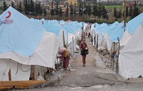 Suriyeli Çocukların Buruk 'karne' Sevinci