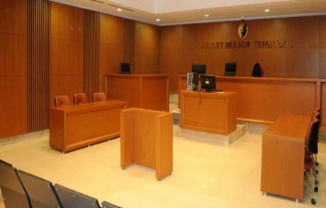 İlk Defa Bir Avukat Başörtüsüyle Davaya Girdi