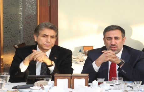 Daha Güzel Bir Laleli İçin El Ele
