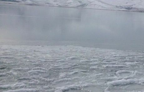 Araç Nehre Uçtu: '8 Kişi Kayıp'