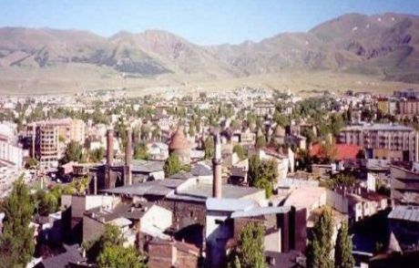 Erzurum'da Öldürülen Doktor Toprağa Verildi