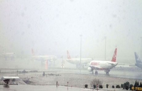 Kar Yağışı, Uçuşları İptal Ettirdi