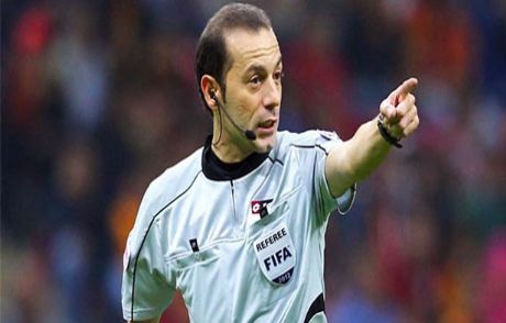 Fıfa'dan Cüneyt Çakır'a Yasak!