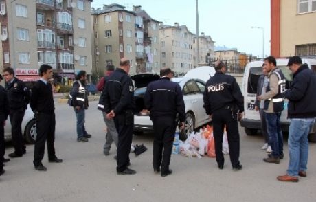Doğu'da Bombalı Araç Alarmı