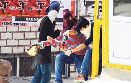 Molotof Atan Şimdi Yandı