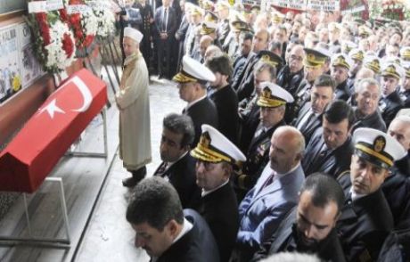 Şehit Pilotu 5 Bin Kişi Uğurladı