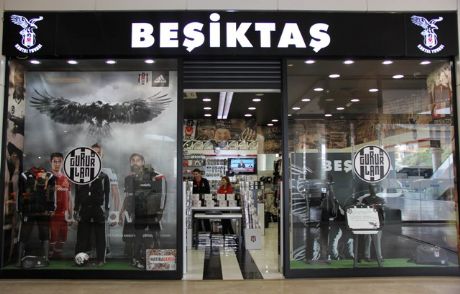 Beşiktaşlı Futbolcular Vialand Avm'ye Geliyor