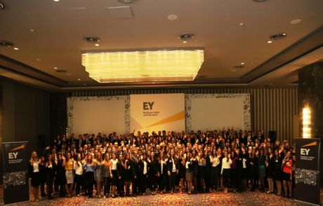 250 Kadar Yeni Mezun 'ey Türkiye' Dedi