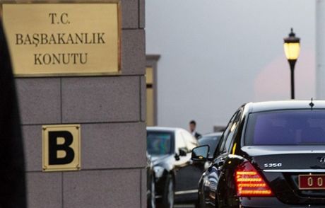 Davutoğlu, Başbakanlık Konutu'na Taşındı
