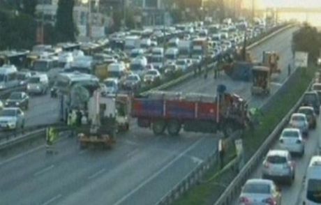 D-100'de Kaza Trafiği Felç Etti