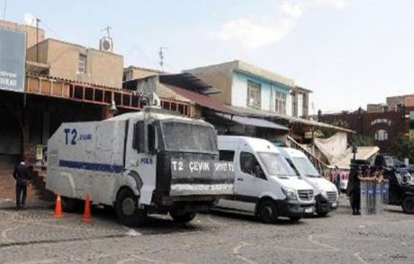 Diyarbakır'da Esnaf Kepenk Kapattı
