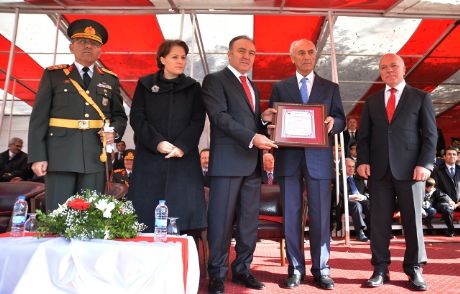 Cumhuriyet 2.onur Ödülü Ve Beratı Verildi