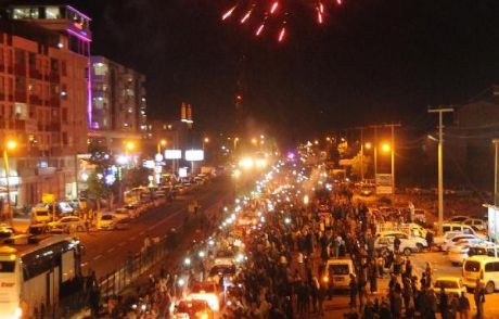 'biji Serok Obama' Sloganıyla Karşılandılar
