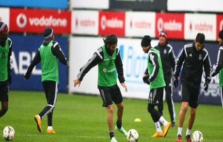 Beşiktaş Yağmurda Basına Kapalı Çalıştı!