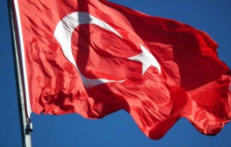 2 İlde Türk Bayrağı'na Saldırı!