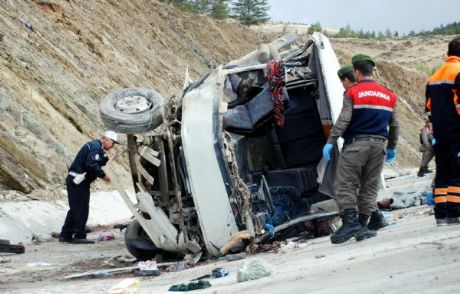 Isparta'daki Kazada Ölü Sayısı 18'e Yükseldi