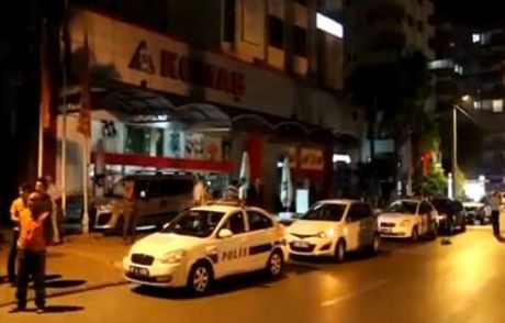 Antalya'da Otomobil Yayaya Çarptı