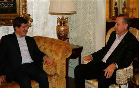 Davutoğlu'ndan Erdoğan'a Bayram Ziyareti