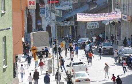 Hakkari'de Yürüyüşden Sonra Olaylar Çıktı