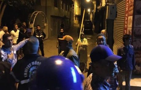 Eli Sopalı Kadınlar Sokağa Çıktı