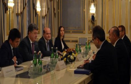 Çavuşoğlu, Poroşenko İle Görüştü!