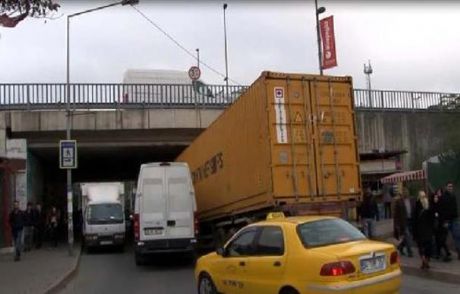 'geçerim Sandım Ama Geçemedim'