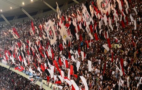 Beşiktaş Yönetimi Taraftarları Derbiye Çağırdı
