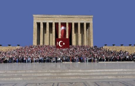 Anıtkabir'de Ziyaretçi İzdihamı Yaşandı