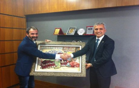 Meclis Barış Güvercinlerini Onurlandırdı