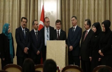 Davutoğlu Türkmen Milletvekillerle Buluştu